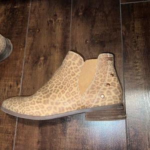 Roxy ankle boots